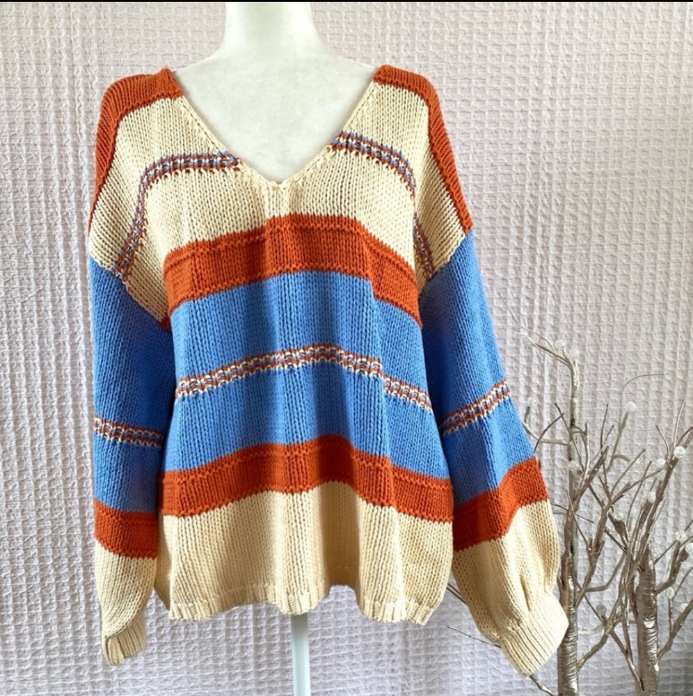 GORGEOUS SWEATER - Picture 1 of 7